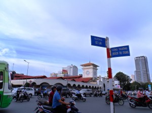 Ben Thanh Market . 