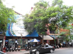 Sin Tourist Inc where I booked my HMC to SR ticket for 23 usd. with two complimentary water 