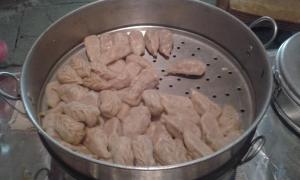 Vegetarian momo's . (indian dumplings ) 