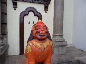 Funny looking foo dog statue