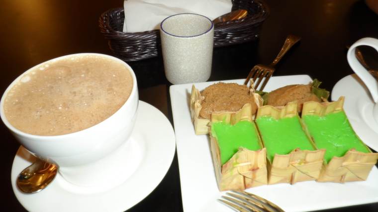 sticky cake snack. like pandan flavored maja blanca