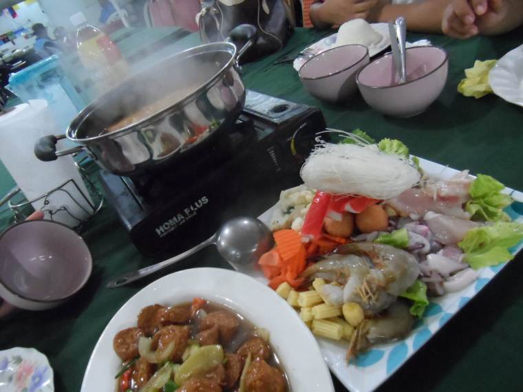Hot pot. usual sight in Brunei