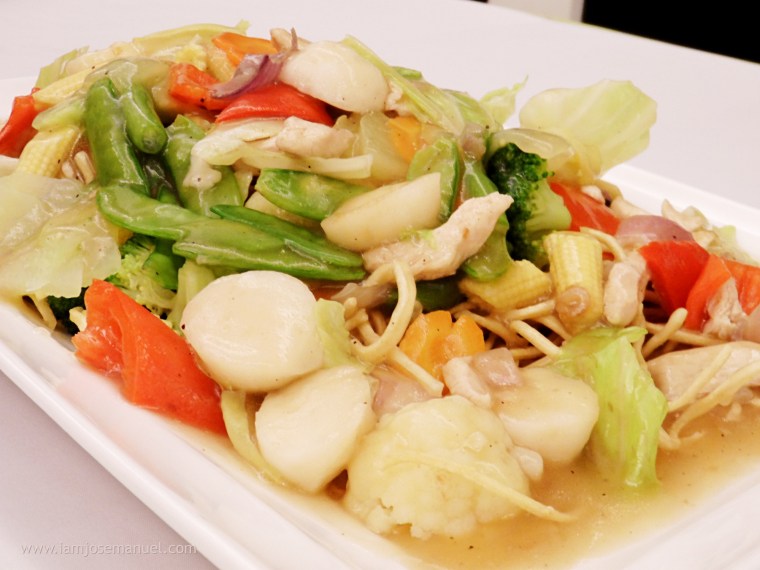 trellis n vines crispy pansit