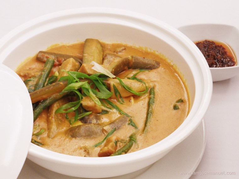 trellis n vines kare kare