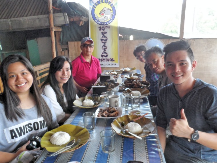 Heavy Lunch with Darriel and Catherine Quiogue and other bloggers  at a catfish (Hito) farm, not very far from the Philippine Eagle Sanctuary
